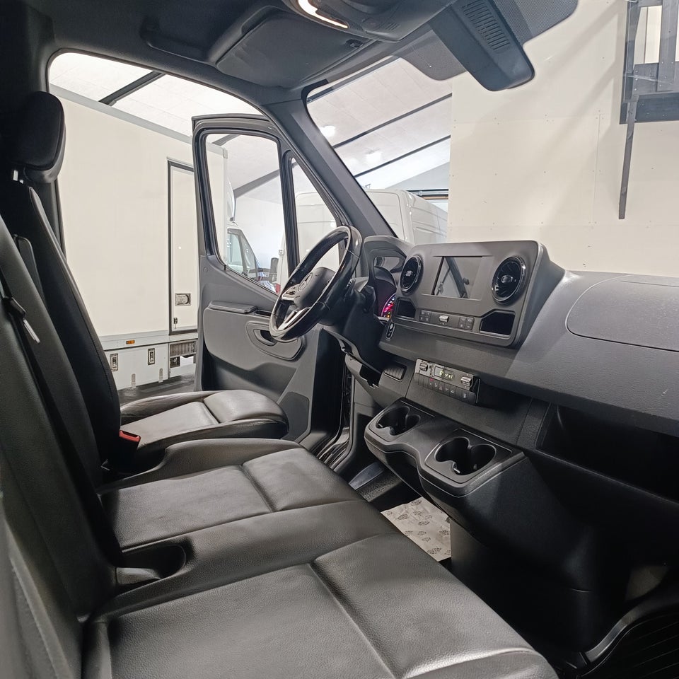 Mercedes Sprinter 319 3,0 CDi A2 Kassevogn aut. RWD