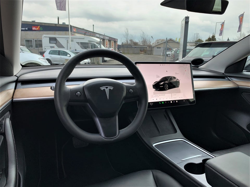 Tesla Model 3 RWD 4d