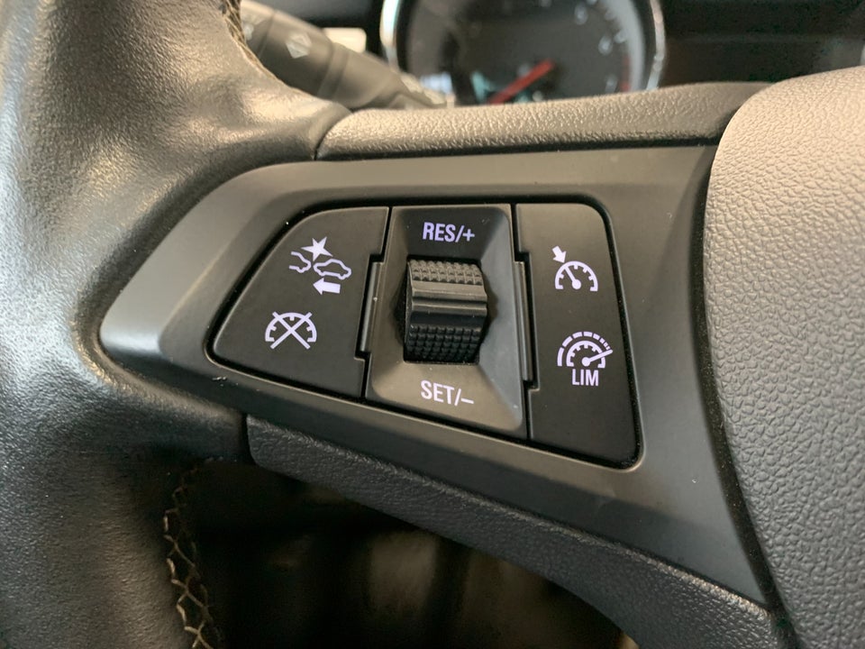 Opel Astra 1,2 T 110 Elegance Sports Tourer 5d