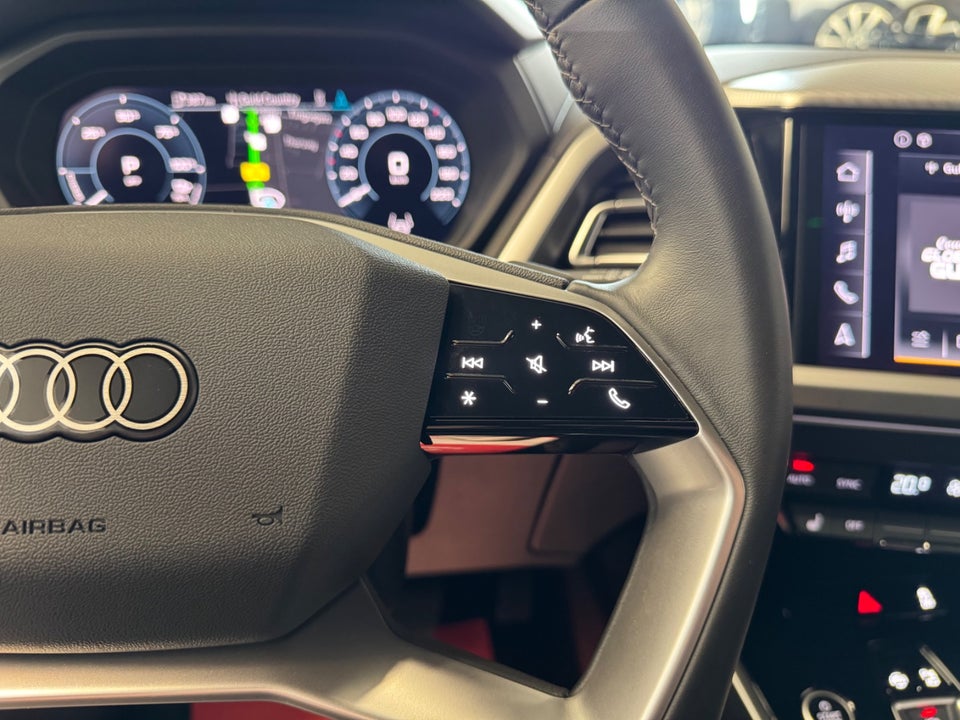Audi Q4 e-tron 45 S-line 5d