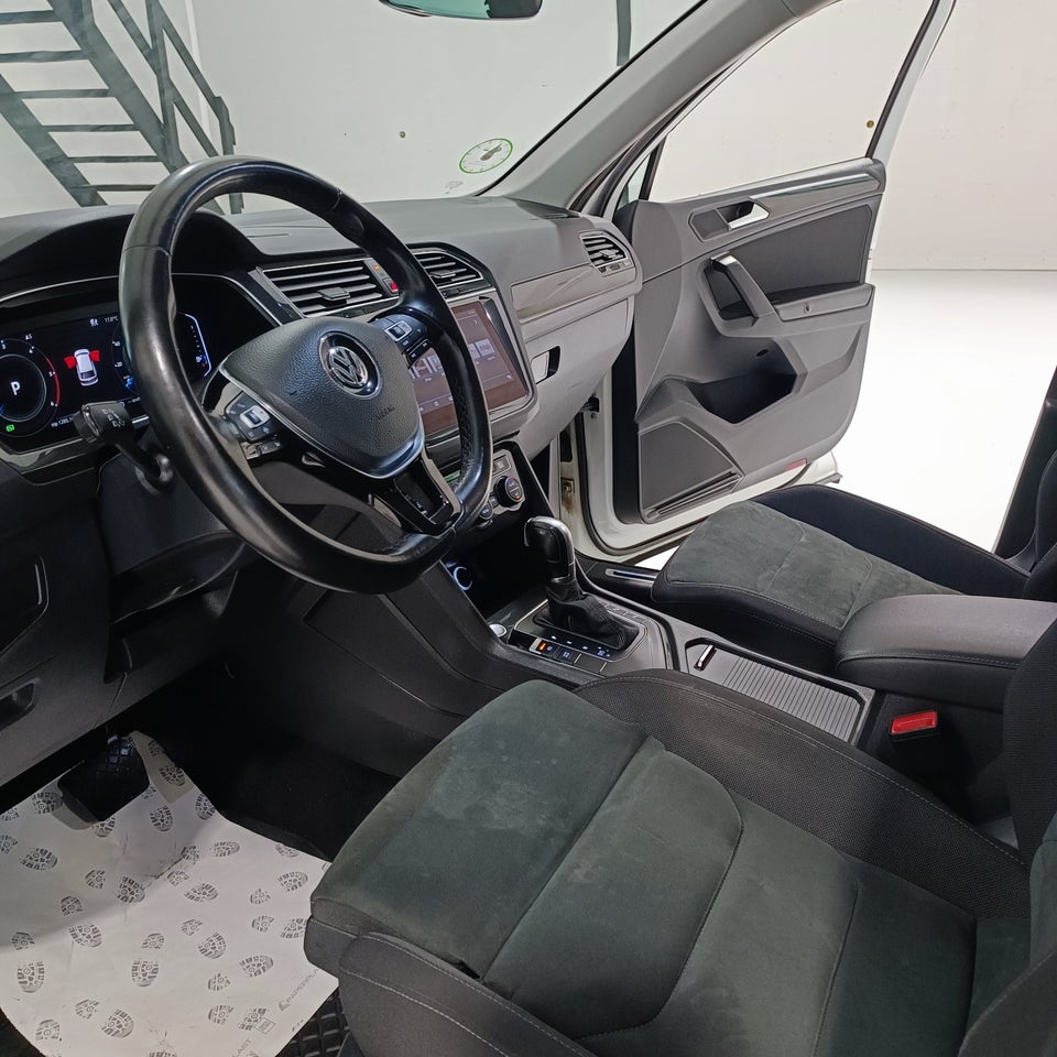 VW Tiguan 2,0 TDi 150 R-line DSG Van 5d