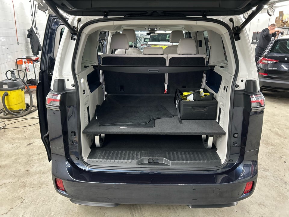 VW ID.Buzz 77 Pro Design SWB 5d