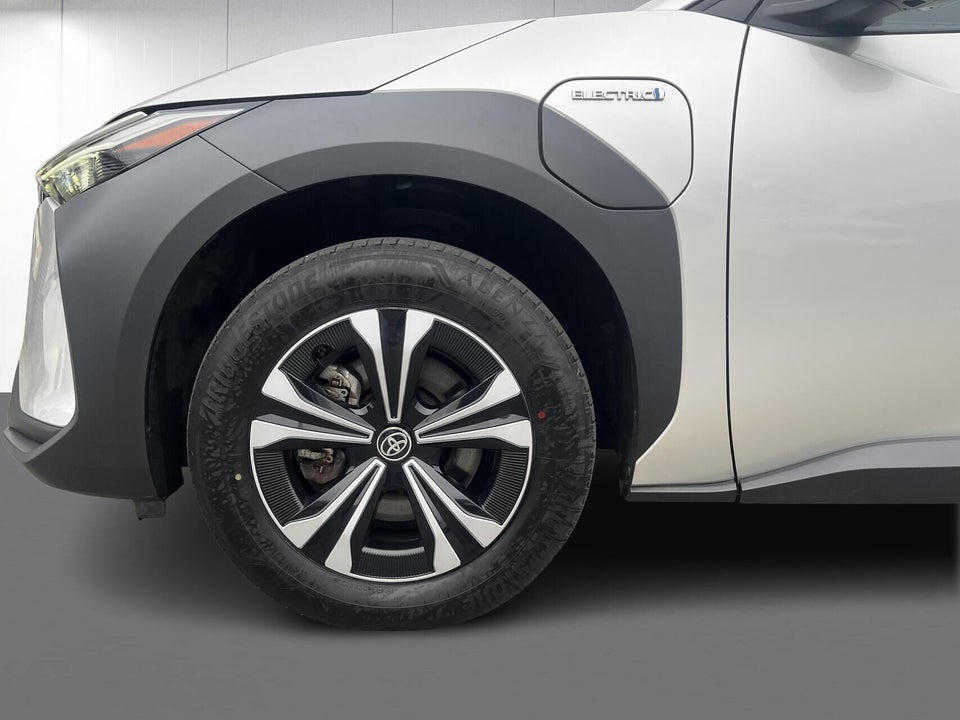 Toyota bZ4X Active 5d