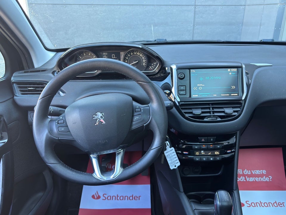 Peugeot 208 1,2 PureTech 82 Allure Sky 5d