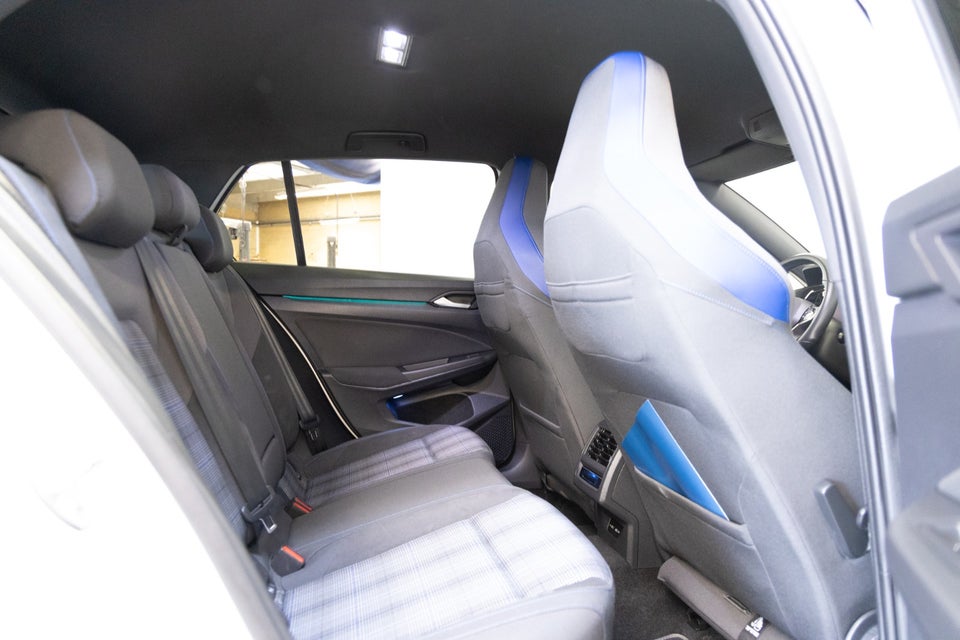 VW Golf VIII 1,4 GTE DSG 5d