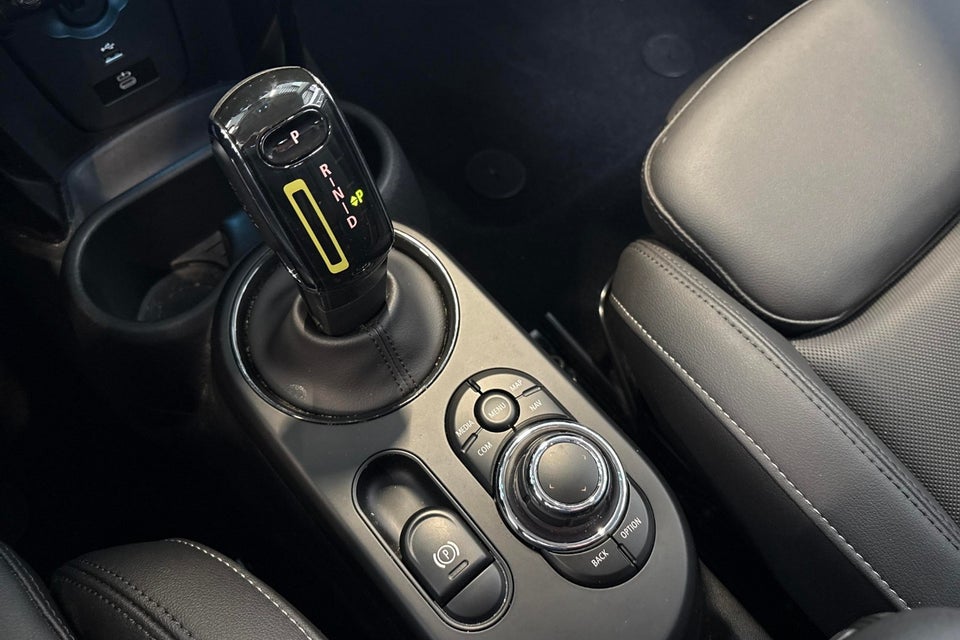 MINI Cooper SE Classic Trim 3d