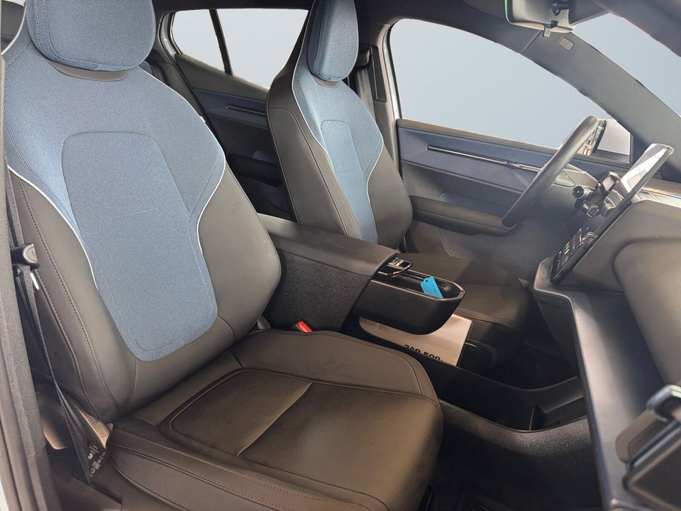 Volvo EX30 Standard Range Core 5d