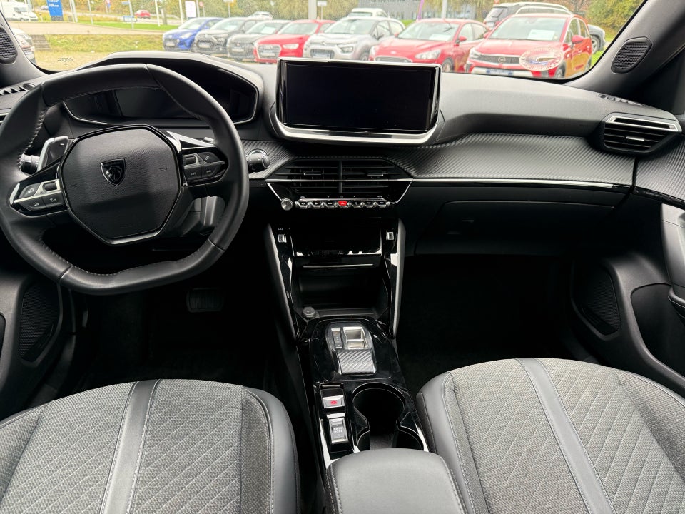 Peugeot 2008 1,2 PureTech 130 First Selection EAT8 5d