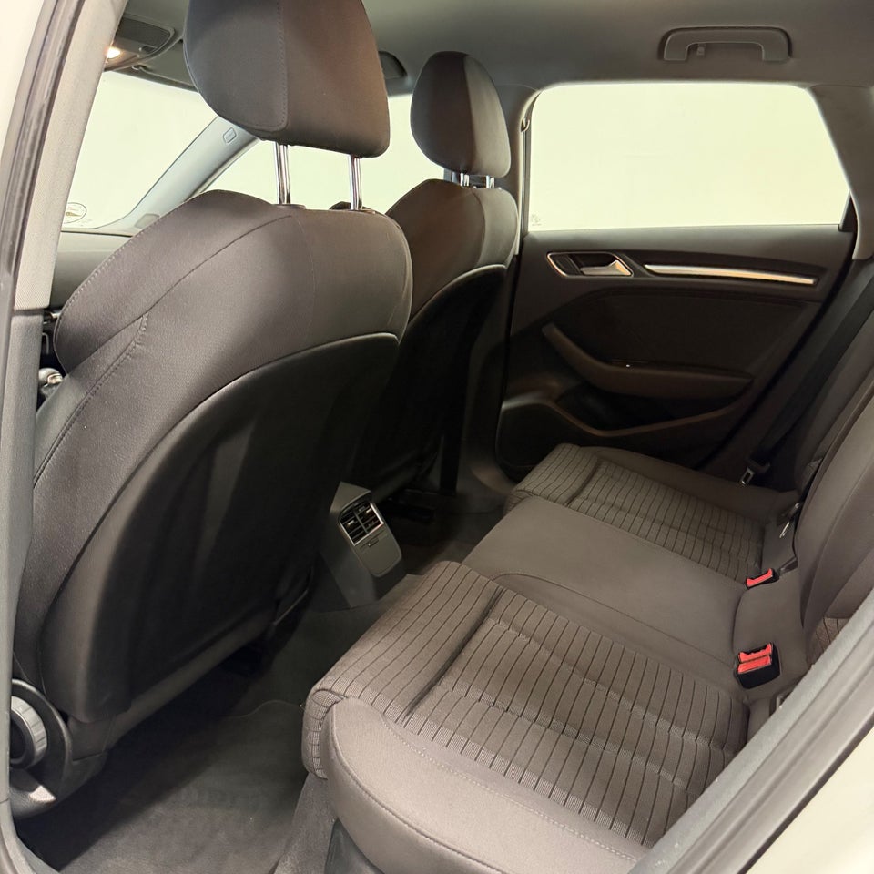 Audi A3 1,4 e-tron Sportback S-tr. 5d