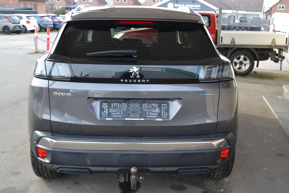 Peugeot 3008 1,6 Hybrid First Selection EAT8 5d