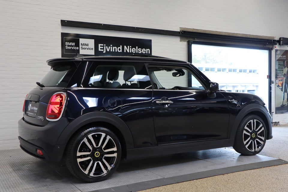 MINI Cooper SE Camden Edition 3d