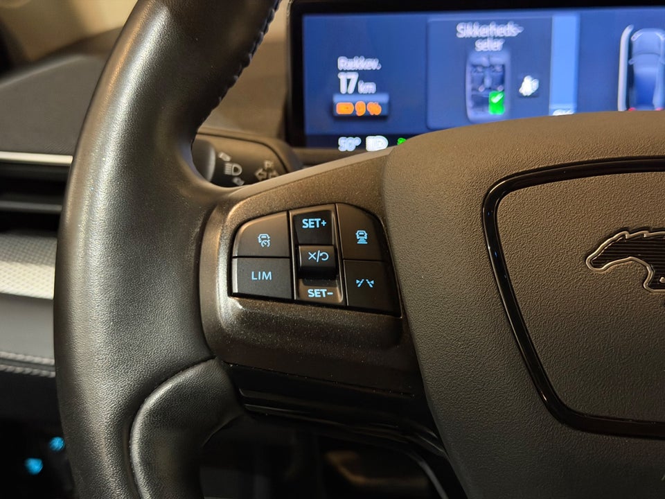 Ford Mustang Mach-E 75 Standard Range 5d