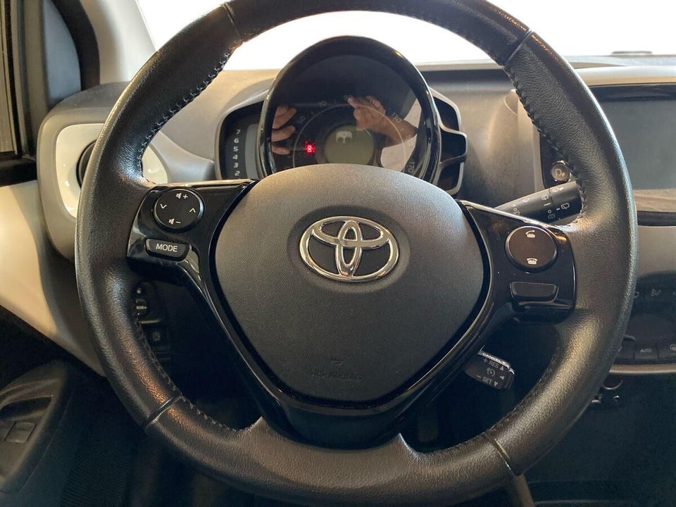 Toyota Aygo 1,0 VVT-i x-sky 5d