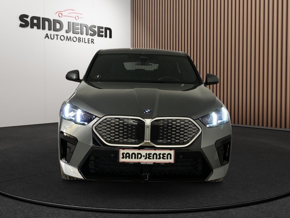 BMW iX2 xDrive30 M-Sport Premium 5d