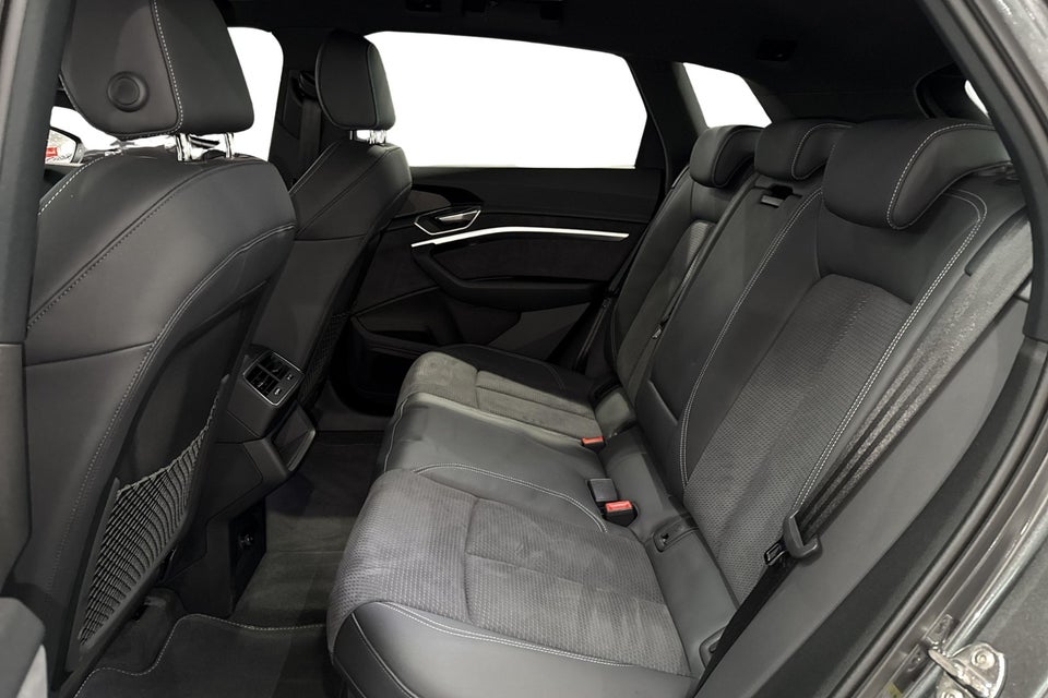 Audi Q8 e-tron 55 S-line quattro 5d