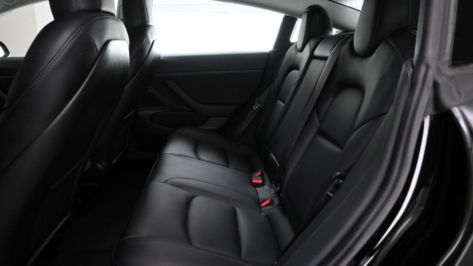 Tesla Model 3 Standard Range+ RWD 4d