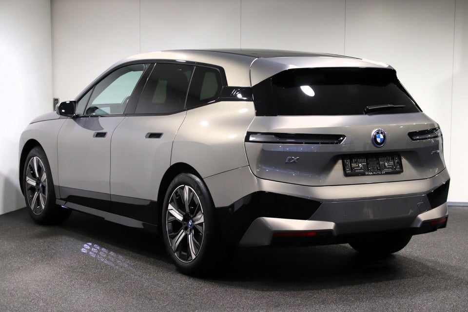 BMW iX xDrive40 Super Charged 5d