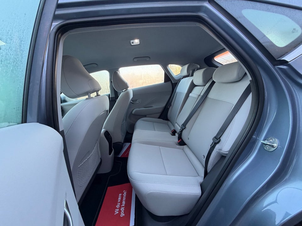 Hyundai Kona 48 EV Essential 5d