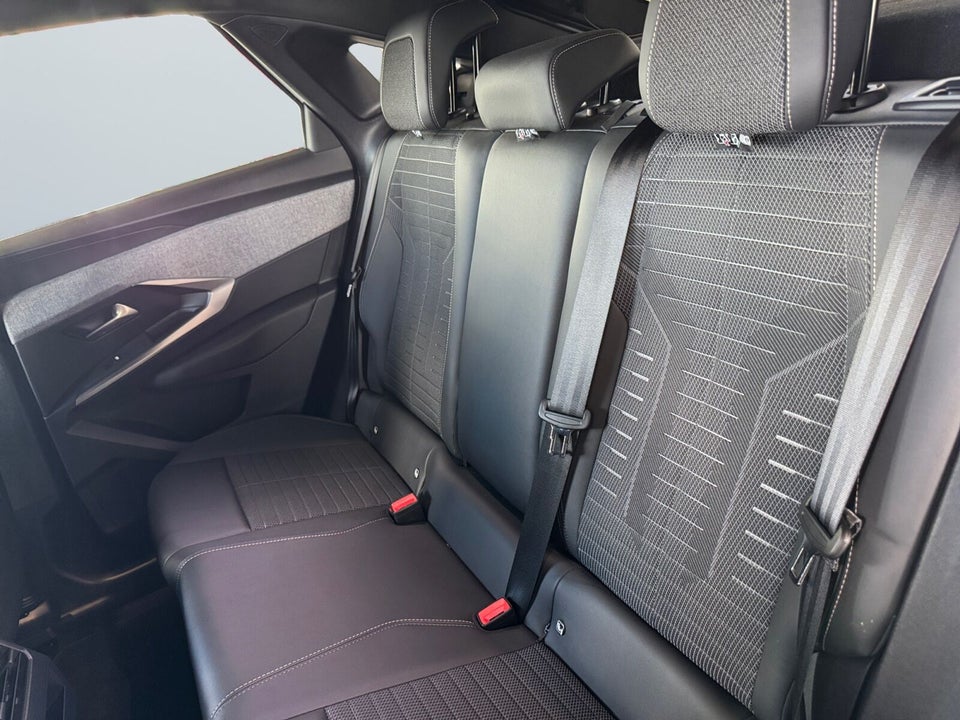 Peugeot e-3008 77 Allure 5d