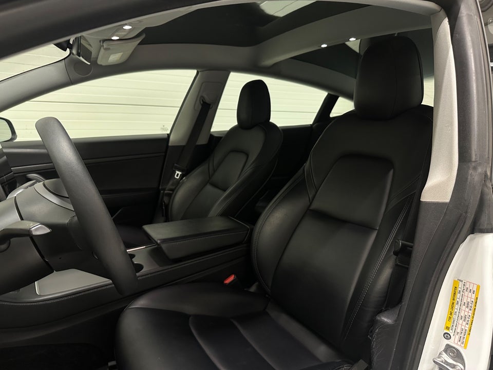 Tesla Model 3 Standard Range+ RWD 4d