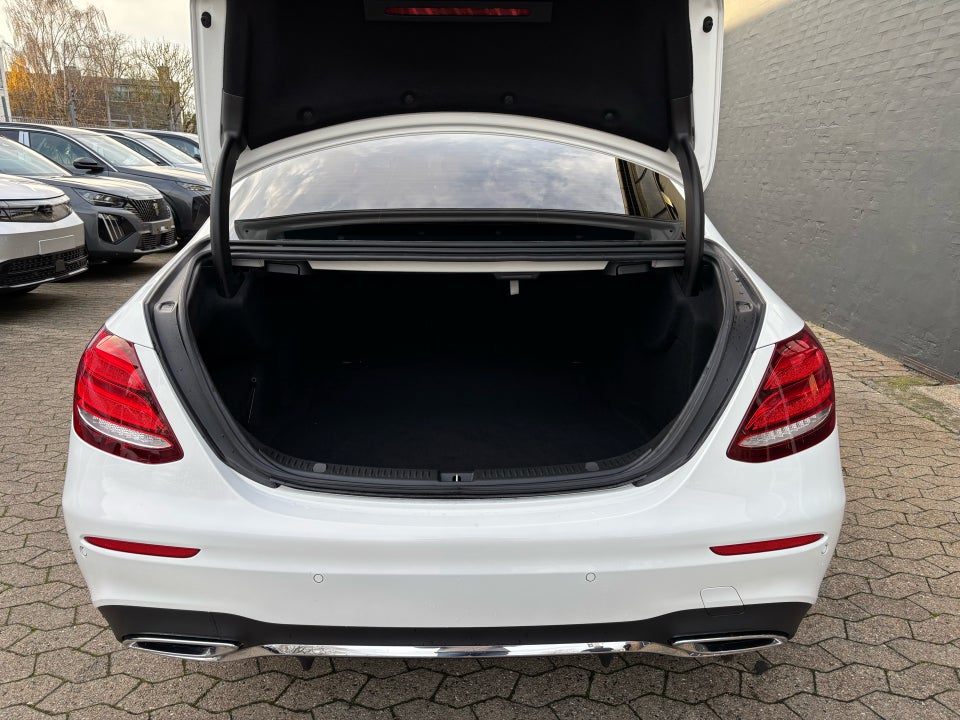 Mercedes E220 d 2,0 AMG Line aut. 4d