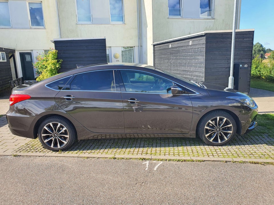 Hyundai i40 1,7 CRDi 141 Trend DCT 4d