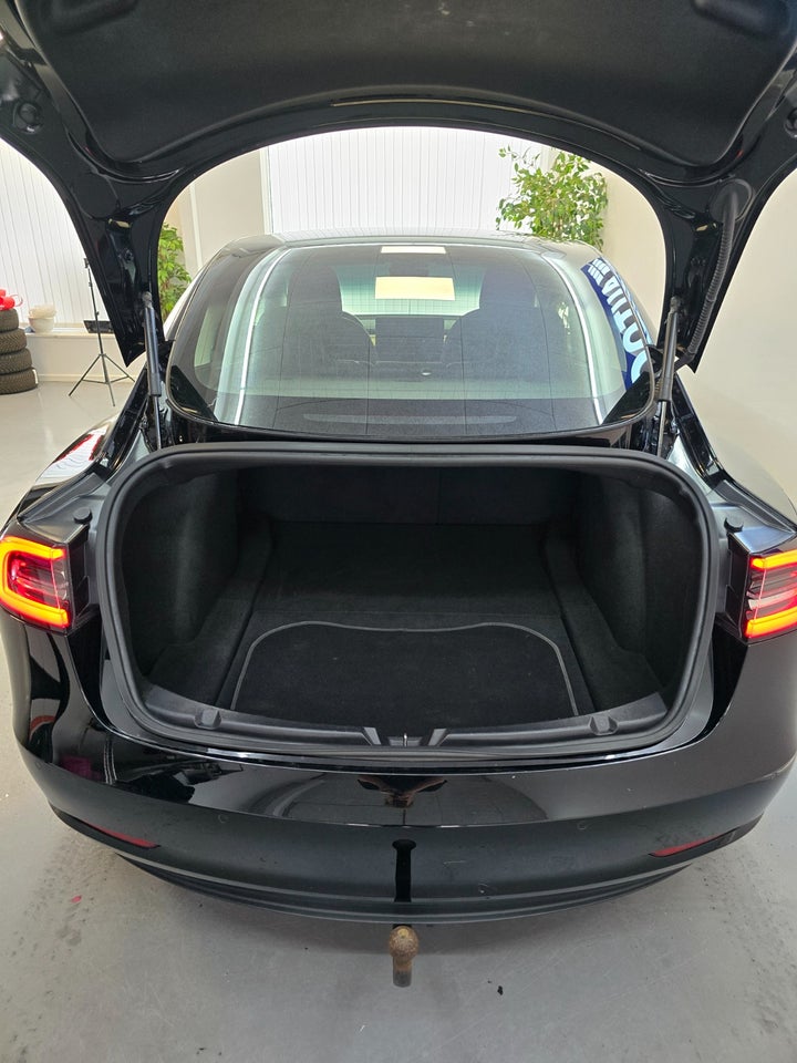 Tesla Model 3 Long Range AWD 4d
