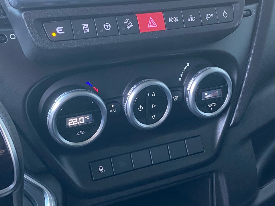 Iveco Daily 3,0 35S18 4100mm Box m/lift AG8