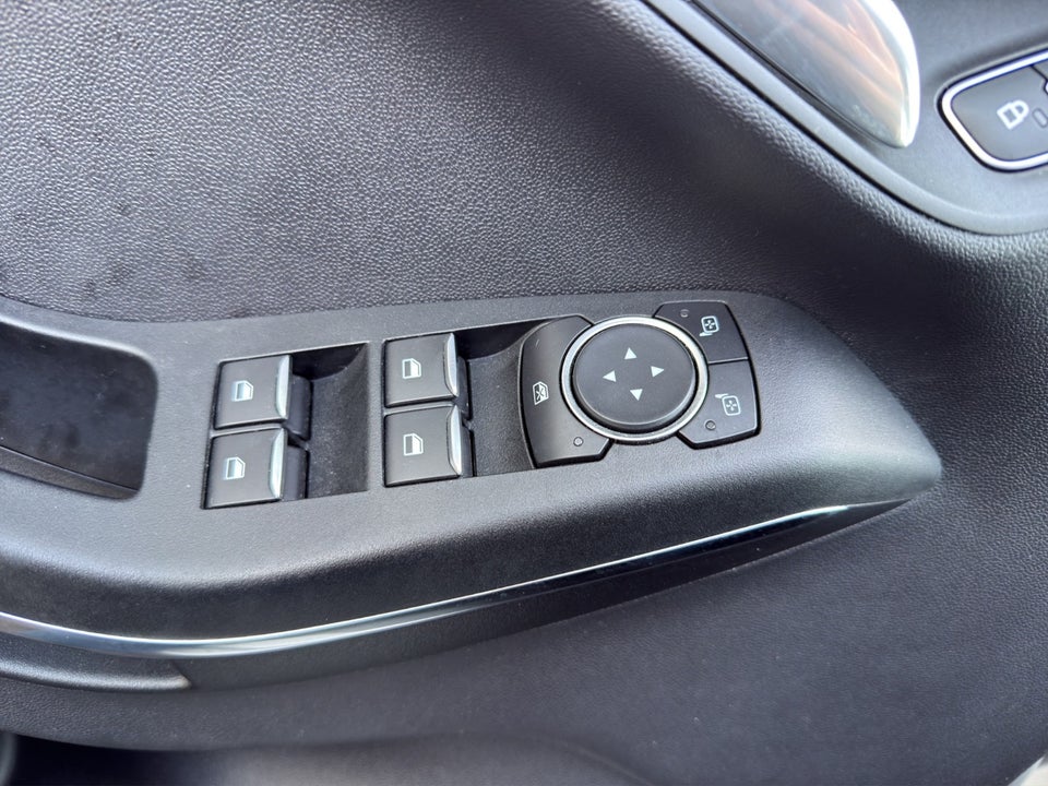 Ford Fiesta 1,0 EcoBoost mHEV Titanium 5d