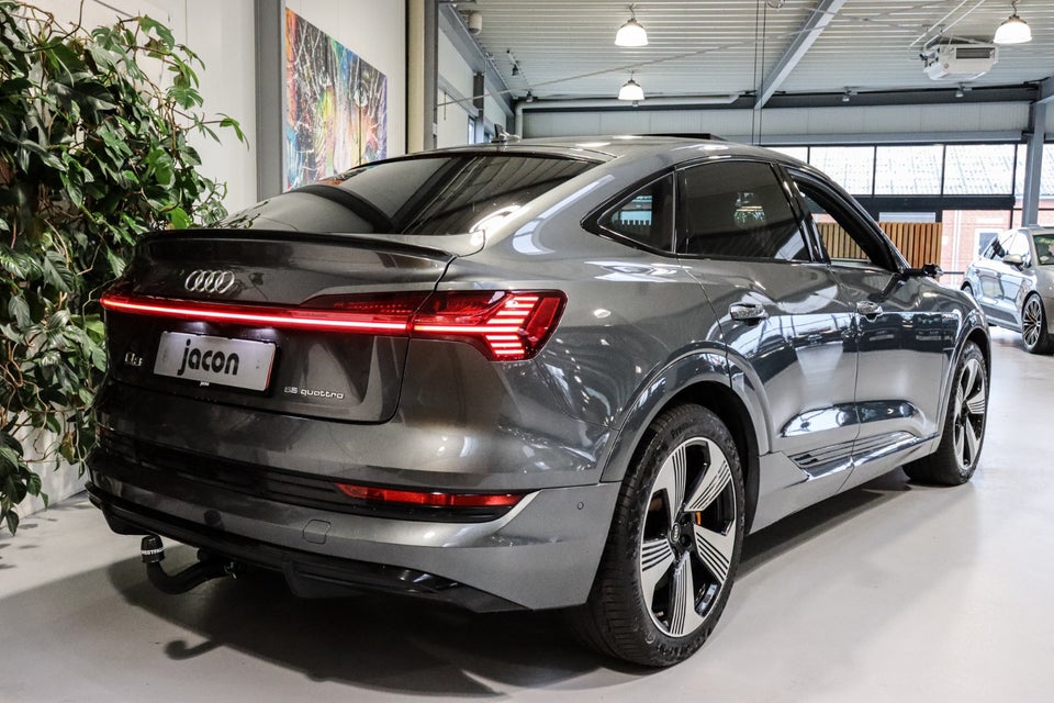 Audi e-tron 55 S-line Sportback quattro 5d