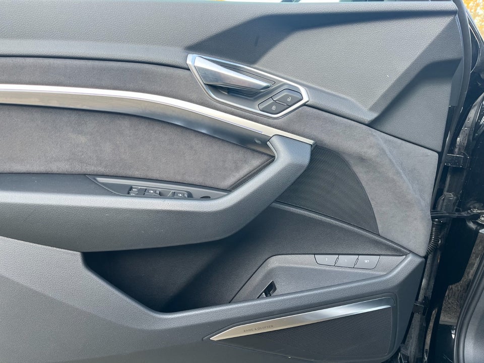 Audi e-tron 55 S-line quattro 5d