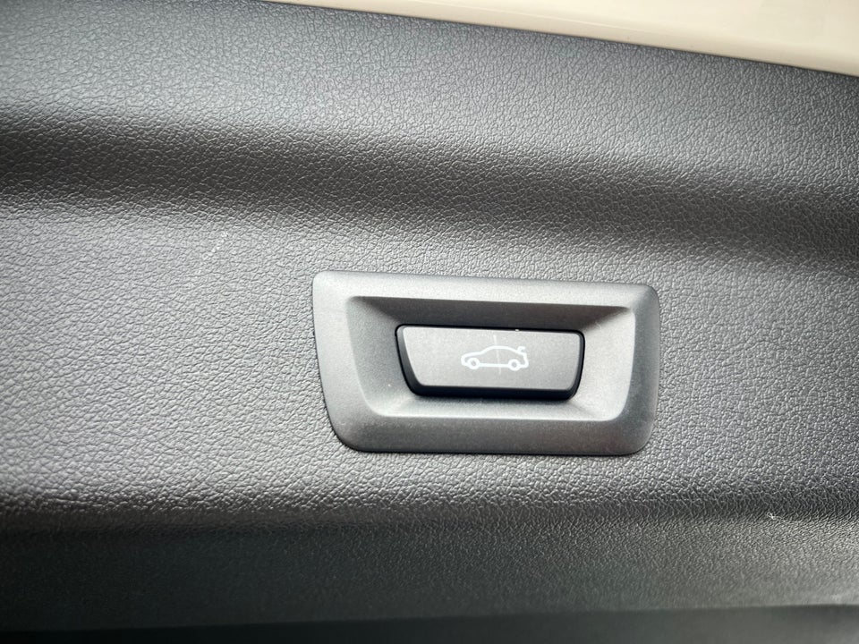 BMW iX1 xDrive30 X-Line 5d