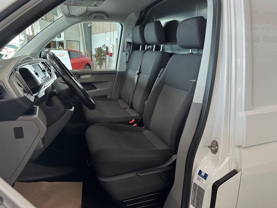 VW Transporter 2,0 TDi 150 Kassevogn DSG kort