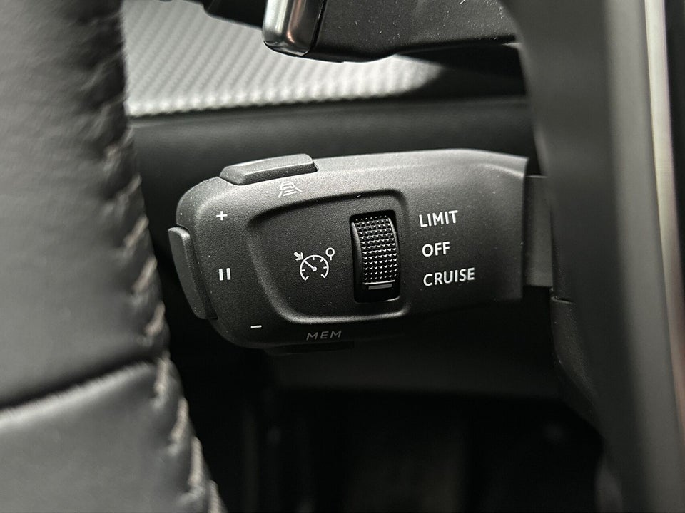 Peugeot 2008 1,2 PureTech 130 Platin Sport EAT8 5d