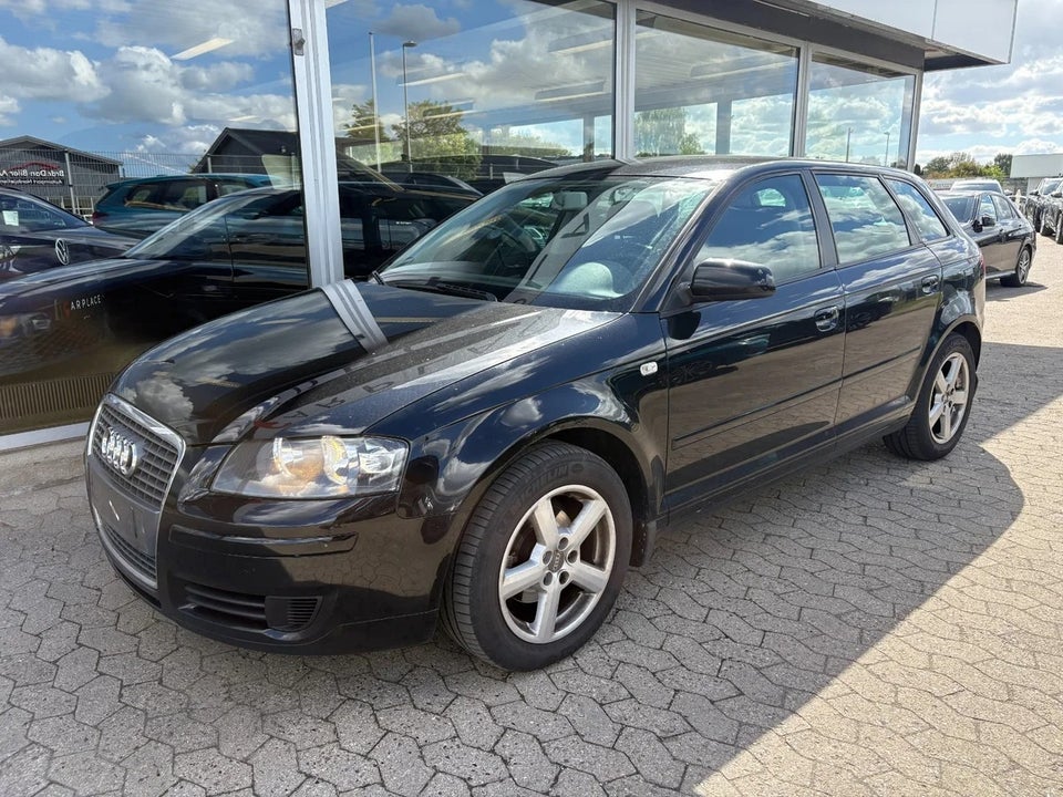 Audi A3 1,6 Ambiente Sportback 5d
