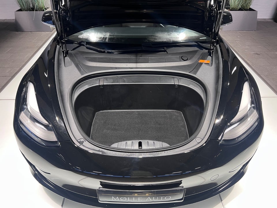 Tesla Model 3 Standard Range+ RWD 4d