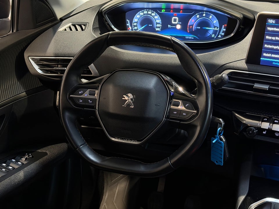 Peugeot 3008 1,2 e-THP 130 Active 5d