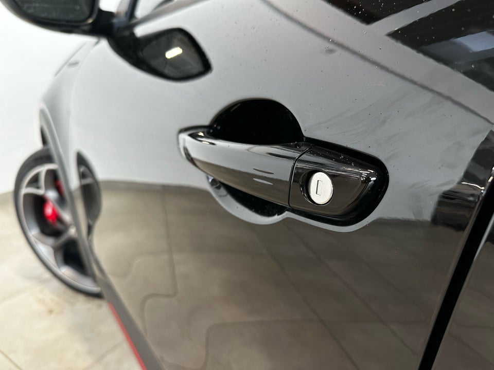 Alfa Romeo Junior Elettrica Veloce 5d