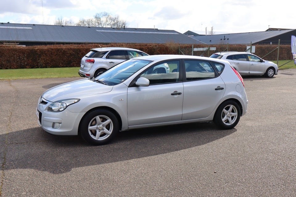 Hyundai i30 1,6 CVVT Comfort 5d