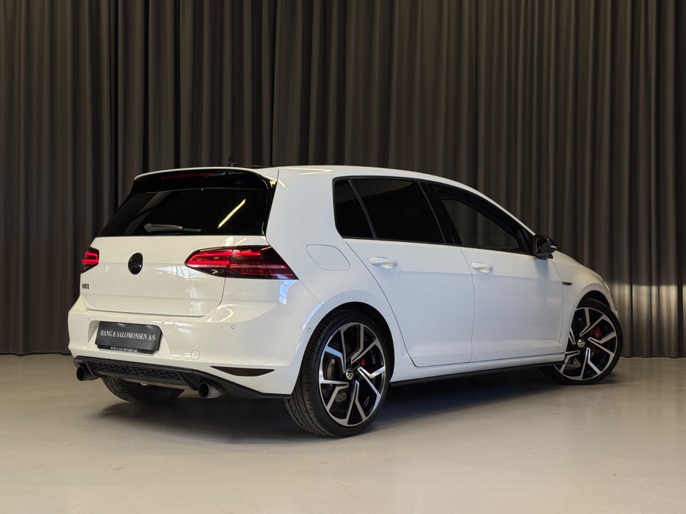 VW Golf VII 2,0 GTi Performance DSG BMT 5d
