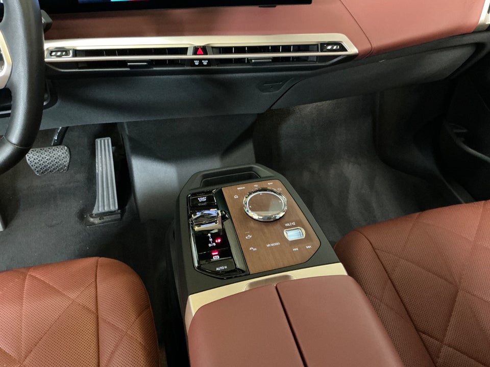 BMW iX xDrive40 Sport 5d