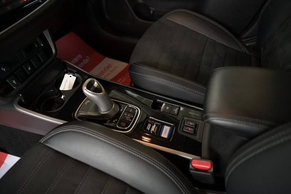 Mitsubishi Outlander 2,4 PHEV Intense CVT 4WD 5d