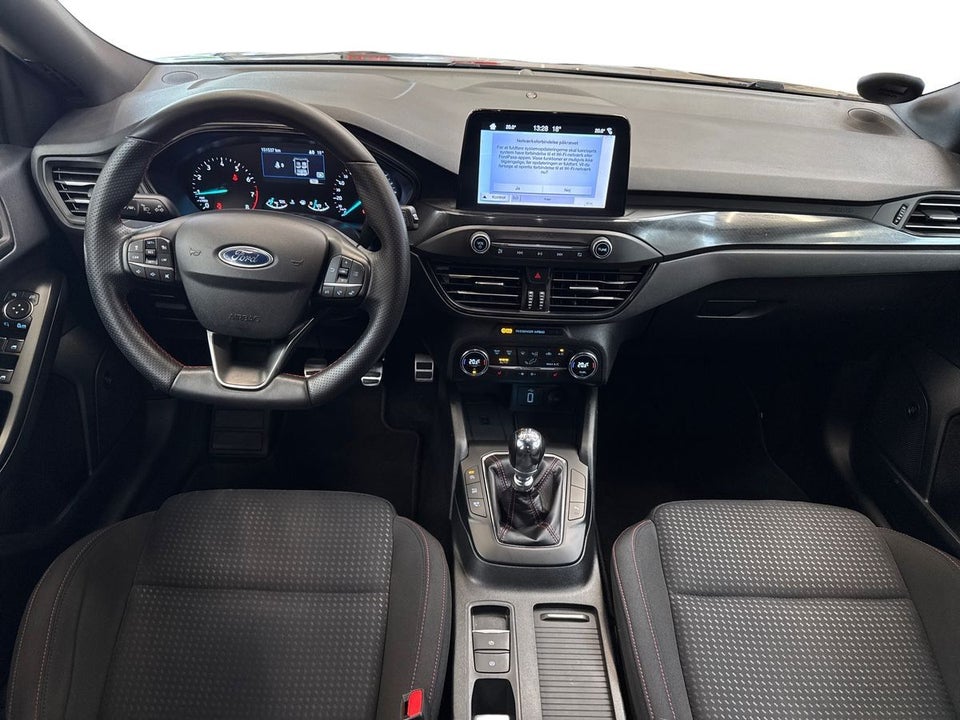 Ford Focus 1,0 EcoBoost ST-Line Business stc. 5d
