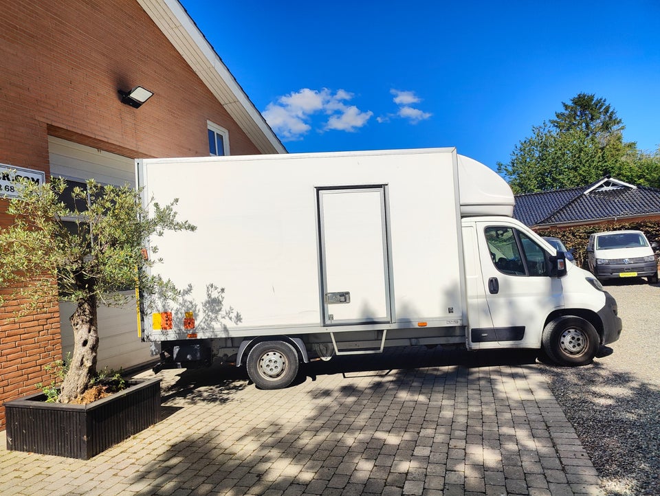 Peugeot Boxer 335 2,2 BlueHDi 165 L3 Alukasse m/lift 2d