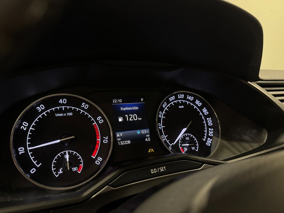 Skoda Superb 1,5 TSi 150 Business Executive Combi DSG 5d