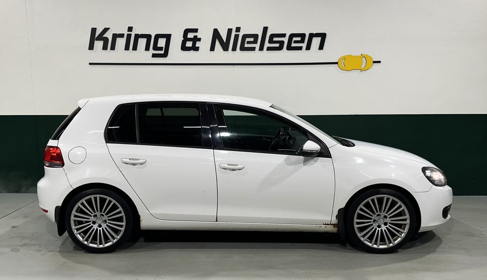 VW Golf VI 2,0 TDi 110 Comfortline 5d