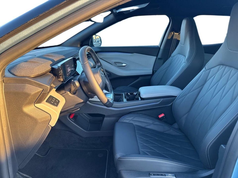 Ford Explorer 77 Premium Extended Range 5d