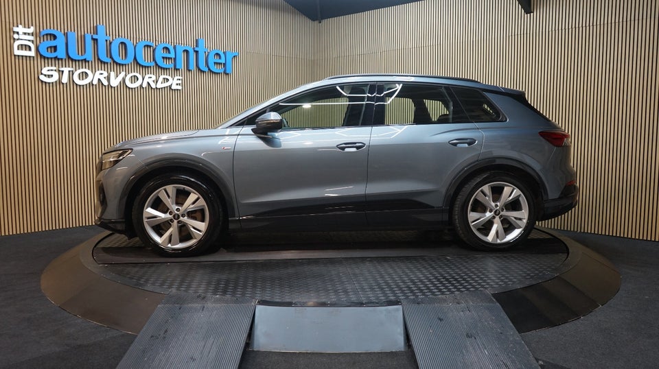 Audi Q4 e-tron 45 S-line quattro 5d