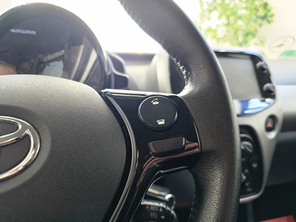 Toyota Aygo 1,0 VVT-i x-play 5d