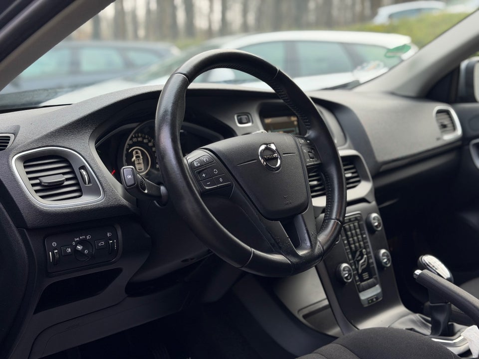 Volvo V40 2,0 D2 120 Business Advanced 5d